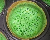 Foto langkah ke 4 dari resep Martabak pandan mini.
