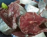 Foto langkah ke 1 dari resep Tongkol masak kecap.