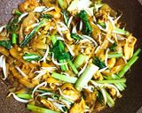 Foto langkah ke 4 dari resep Kwetiau Goreng Seafood.