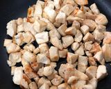 Foto del paso 5 de la receta: Pollo a la miel con almendras