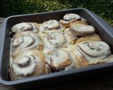 Foto langkah ke 6 dari resep Cinnamon Rolls with cream cheese glazing.