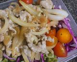 Hình bước làm 8 của món Salad bò, bắp cải tím, xà lách xoăn