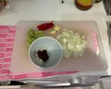 รูปขั้นตอนการทำที่ 5 ของ ยำมาม่าหมูยอ สูตรนำ้ยำร้านดัง