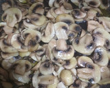 Foto del paso 1 de la receta: Bacalao sobre cama de espinacas y champis