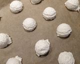 Foto langkah ke 5 dari resep Kue kering kelapa / Kokosmakronen.
