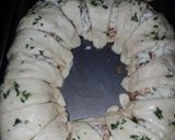 A picture of step 5 of Chicken brunch ring.
