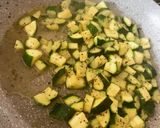 Foto del passaggio 2 della ricetta Riso Venere con Zucchine