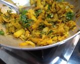 કોબીજ બટાકા નું શાક (Cabbage Potato Shak Recipe In Gujarati) રેસીપી સ્ટેપ2ફોટો