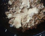 A picture of step 2 of Chicken cheese samose.