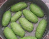Foto langkah ke 3 dari resep Roti Sobek Pandan.