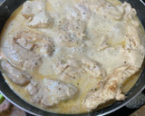 Foto del paso 3 de la receta: Pechuga de pollo en salsa con patatas a lo pobre