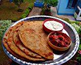A picture of step 10 of Aloo Paratha.