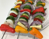 Foto del paso 3 de la receta: Vegetales y salchichas a la planchas