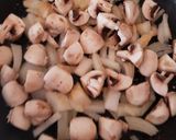 A picture of step 2 of Chilli Mushrooms & Bell Peppers 😁.