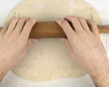 Foto del paso 6 de la receta: Masa de pizza fina sin levadura y sin reposo muy fácil (aromatizada) + trucos