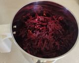 A picture of step 4 of Beetroot chutney.