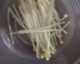 Foto langkah ke 1 dari resep Dadar Telur Jamur Enoki.