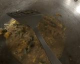 Foto langkah ke 4 dari resep Tumis Enoki Telur dengan daun bawang.