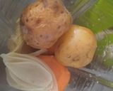 Foto del paso 1 de la receta: Crema🍲🥛de🥔zanahoria🍲🥕🧅