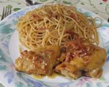 Foto del paso 3 de la receta: Contramuslos de pollo con salsa de limón y jamón