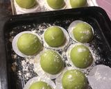 Foto langkah ke 5 dari resep Bomboloni Pandan.