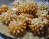 Deep Fried flower cookies (Daisy ّّFlower)   کوکی به شکل گل مینا recipe step 12 photo