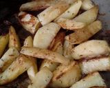 Foto del paso 6 de la receta: Papas saborizadas y pechuguitas grilladas