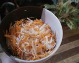 Foto langkah ke 2 dari resep Salad wortel kol ala resto.