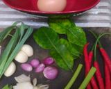 Foto langkah ke 1 dari resep Telur Barendo ala RM Padang.