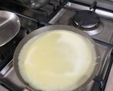 Foto langkah ke 4 dari resep Soft Crepes.