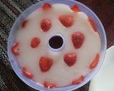 Foto langkah ke 3 dari resep Puding Stroberi Merah Putih.