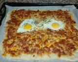 Foto del paso 5 de la receta: Pizza de masa fina con huevo, atún y jamón serrano