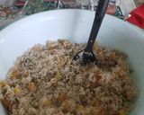 A picture of step 2 of Chicken stuffed with rice, potatoes and green peas.