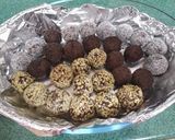 Foto del paso 3 de la receta: Trufas rellenas de pan de dátiles con licor de almendra Amaretto