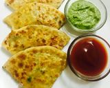 A picture of step 2 of Cheese paneer stuffed paratha.