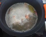Foto del paso 1 de la receta: Sopa de gambas y chirlas