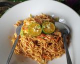 Foto langkah ke 4 dari resep Mie Goreng Simpel.