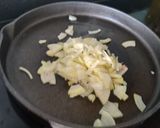 Foto langkah ke 1 dari resep Casserole Kentang Keju tanpa oven.