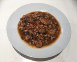 Foto del paso 5 de la receta: Alubias a la marinera (con calamaritos y gambas)