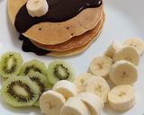 صورة لخطوة 2 من وصفة ميني بان كيك مع الفاكهة وصوص الشكولا 🥞🍌🍫