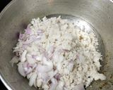 A picture of step 2 of Crispy Puffed Rice and Onion Patties.