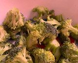 Foto del paso 1 de la receta: Ensalada de Brócoli, champiñones y uva verde