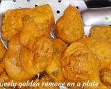 A picture of step 2 of Dahi (curd)phulki /dahi bhalla recipe.