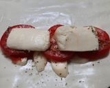 Foto del paso 2 de la receta: Calzon de tomate y quesos (con tapa de pascualina)
