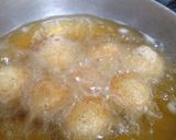 A picture of step 4 of Cheese balls.