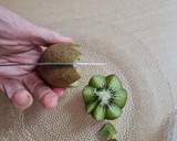 Foto del paso 4 de la receta: Flor de kiwi 🥝 Flor de loto 🪷 🧘🏻‍♀️ de 🥝