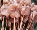 Foto langkah ke 2 dari resep 95. Sate Manis Ayam dan Jamur Berempah.