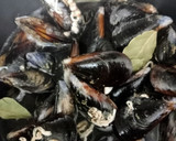 Foto del paso 1 de la receta: 🐚Mejillones con salsa picante🌶️