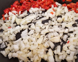 Foto del paso 1 de la receta: Fideos secos con sepia y verduras