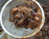 Hình bước làm 3 của món Canh chua cá hồi